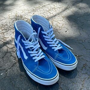 Men’s size 13 high top vans.